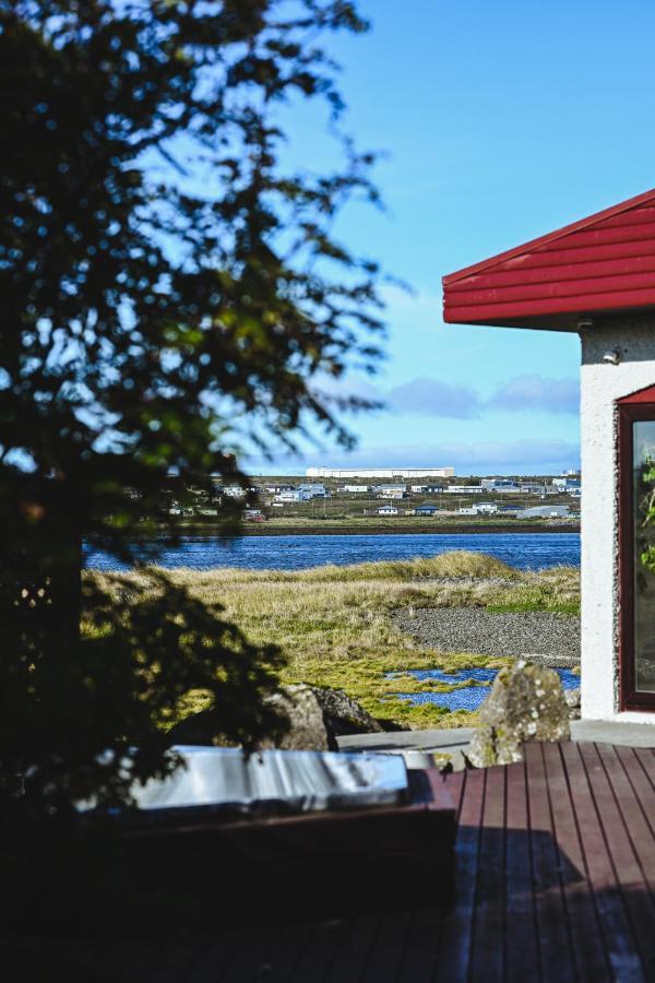 Alka - Cozy Room By The Sea With Private Hot Tub Njarthvik Bagian luar foto
