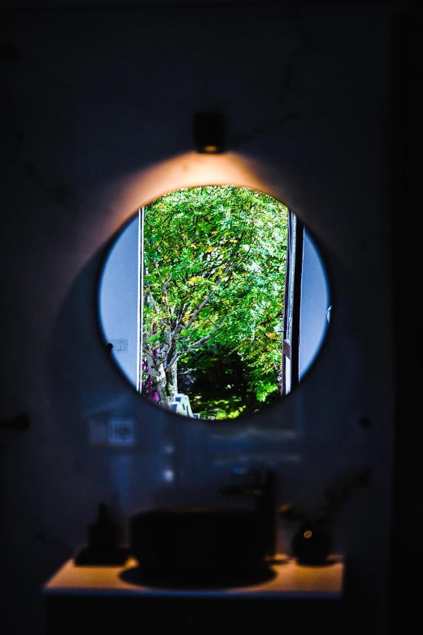 Alka - Cozy Room By The Sea With Private Hot Tub Njarthvik Bagian luar foto